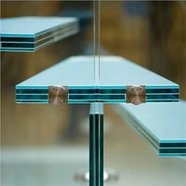 Tangga Kaca Laminated anti-licin Treads