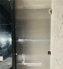 Mandi kaca reeded